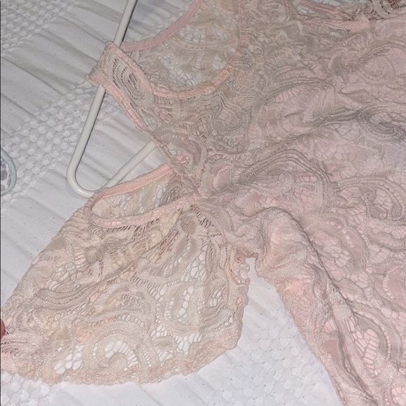 Lacey cutout shoulder top - Picture 3 of 3